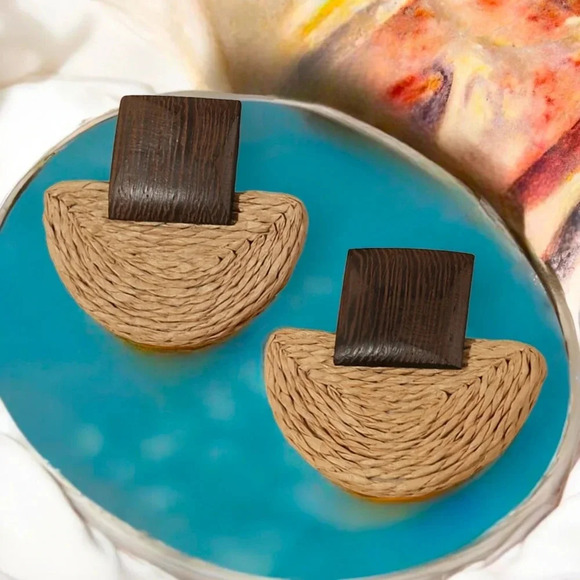 🆕️Handcrafted Boho Chic Geometric Fan-Shaped Wooden Stud Earrings 🌿 - Picture 1 of 12